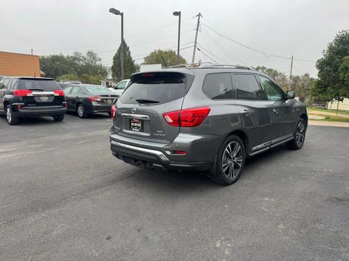 2018 Nissan Pathfinder Platinum