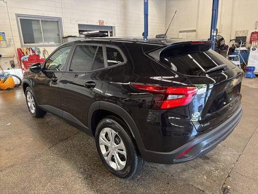 Mosaic Black Metallic 2026 Chevrolet Trax LS