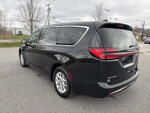 2023 Chrysler Pacifica Touring L