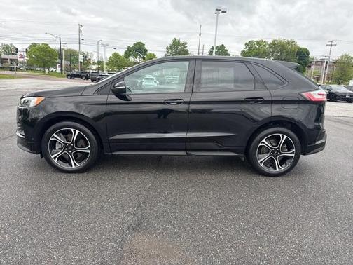 2022 Ford Edge ST