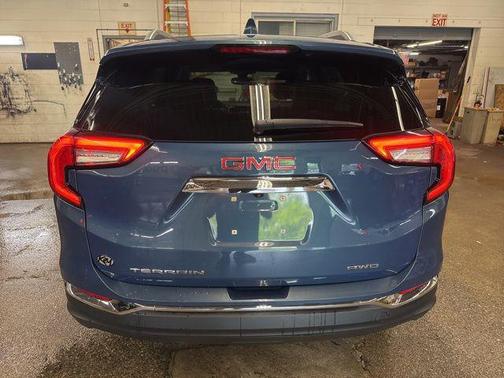 Downpour Metallic 2024 GMC Terrain SLT