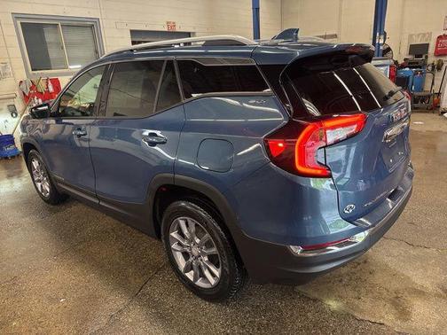 Downpour Metallic 2024 GMC Terrain SLT