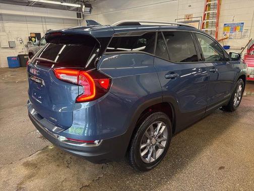 Downpour Metallic 2024 GMC Terrain SLT