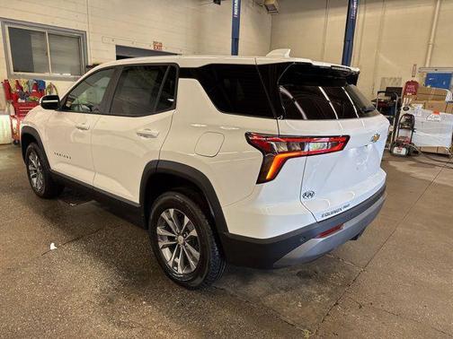 Summit White 2026 Chevrolet Equinox 1LT