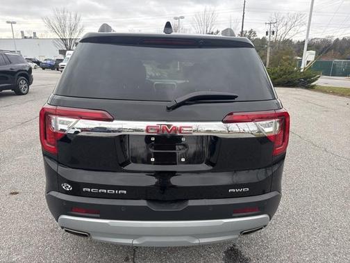 2023 GMC Acadia AWD SLT