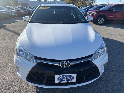 2016 Toyota Camry SE