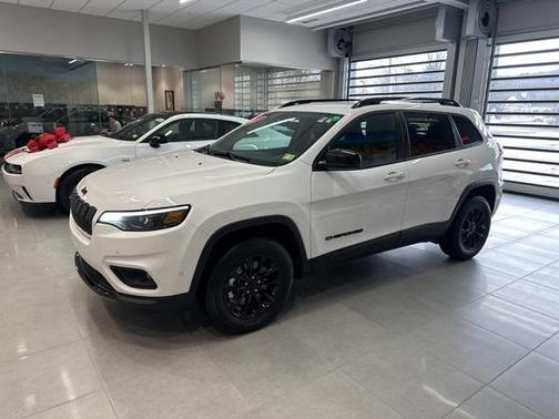 2023 Jeep Cherokee Altitude