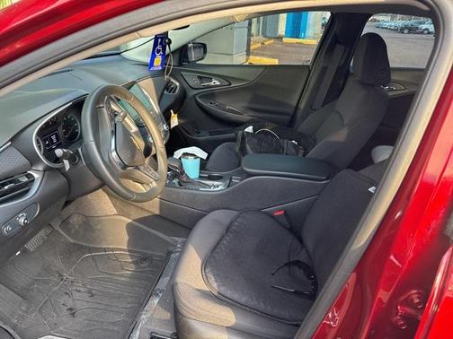 2025 Chevrolet Malibu FWD RS