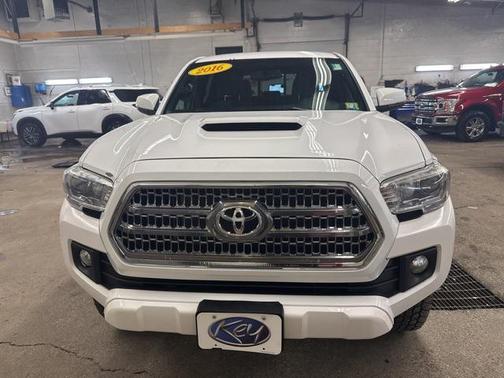 2016 Toyota Tacoma TRD Sport