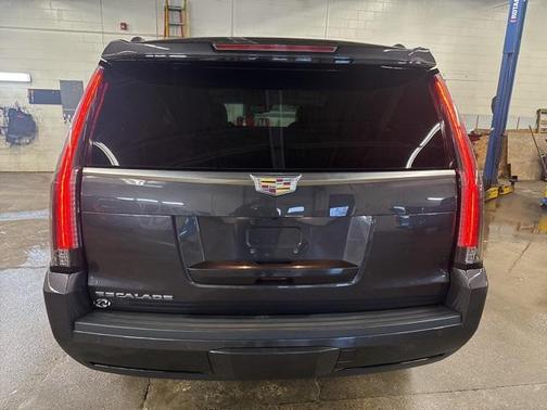 2016 Cadillac Escalade Luxury