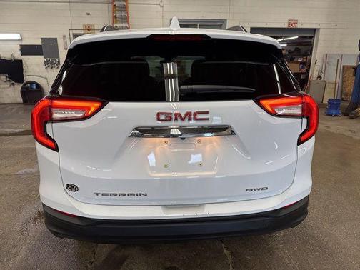 Summit White 2023 GMC Terrain SLE