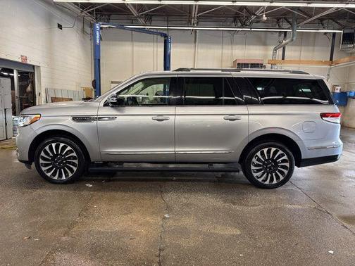 Radiance Metallic 2023 Lincoln Navigator Black Label