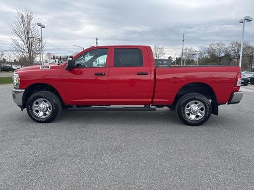 2024 RAM 2500 Tradesman Crew Cab 4x4 6'4' Box