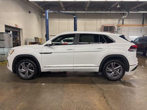 2024 Volkswagen Atlas Cross Sport 2.0T SEL