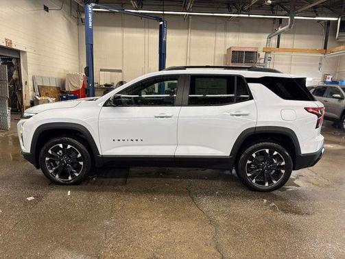 Polar White Tricoat 2026 Chevrolet Equinox AWD RS