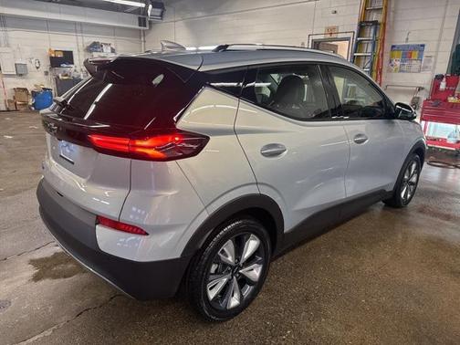 2023 Chevrolet Bolt EUV FWD LT