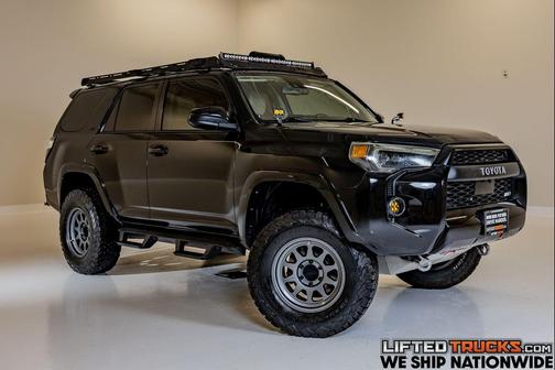 Midnight Black Metallic 2020 Toyota 4Runner SR5