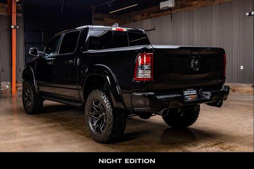 Diamond Black Crystal Pearlcoat 2022 RAM 1500 Big Horn/Lone Star