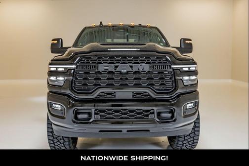 Diamond Black Crystal Pearlcoat 2025 RAM 3500 Limited Crew Cab 4x4 8' Box