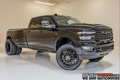 Diamond Black Crystal Pearlcoat 2025 RAM 3500 Limited Crew Cab 4x4 8' Box