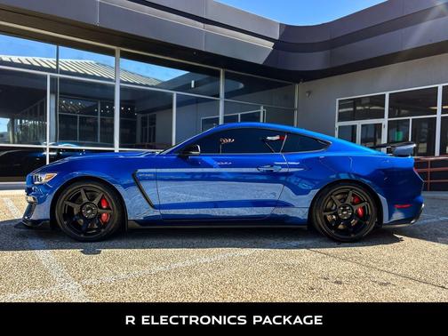 2017 Ford Shelby GT350R Base