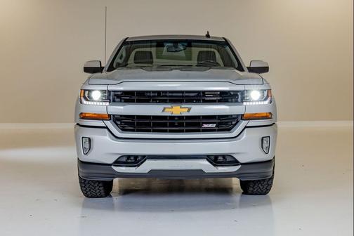Silver Ice Metallic 2018 Chevrolet Silverado 1500 2LT