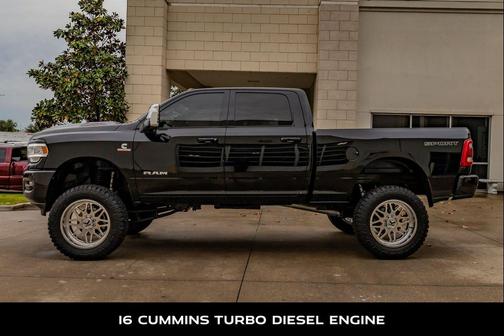 Diamond Black Crystal Pearlcoat 2024 RAM 2500 Laramie Crew Cab 4x4 6'4' Box