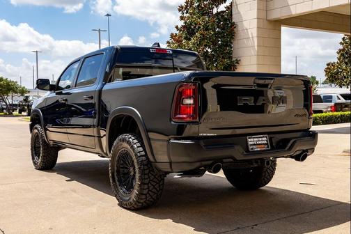 Diamond Black Crystal Pearl Coat 2025 RAM 1500 Rebel