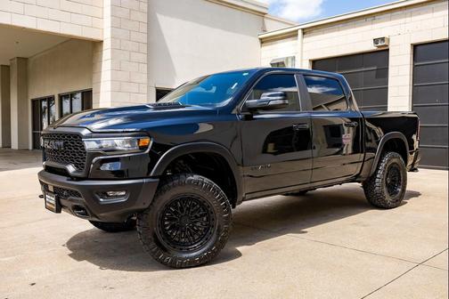 Diamond Black Crystal Pearl Coat 2025 RAM 1500 Rebel