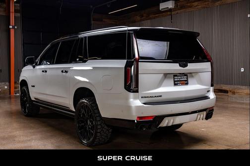 Crystal White Tricoat 2023 Cadillac Escalade ESV V-Series
