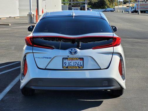 2021 Toyota Prius Prime LE
