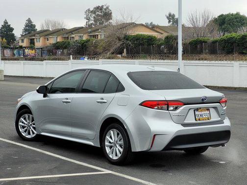 2024 Toyota Corolla Hybrid LE