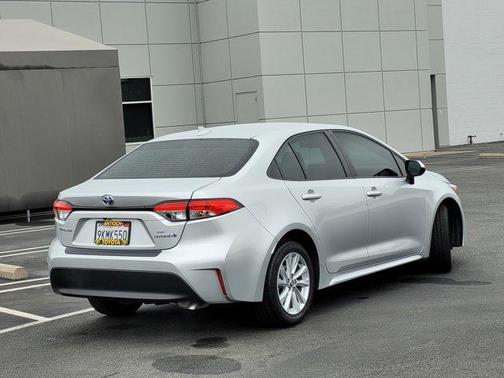 2024 Toyota Corolla Hybrid LE