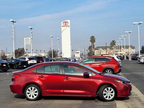 2024 Toyota Corolla LE