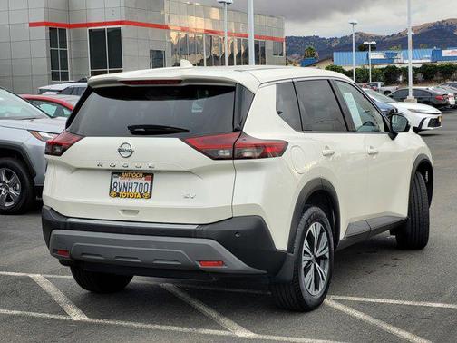2021 Nissan Rogue SV