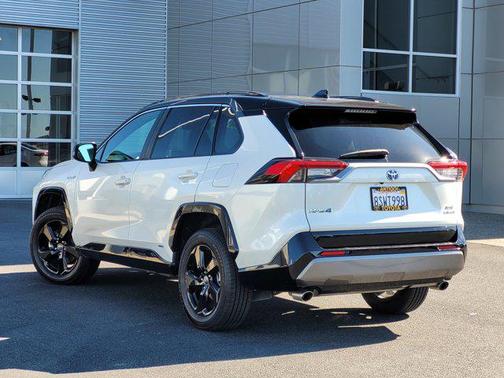 2021 Toyota RAV4 Hybrid SE
