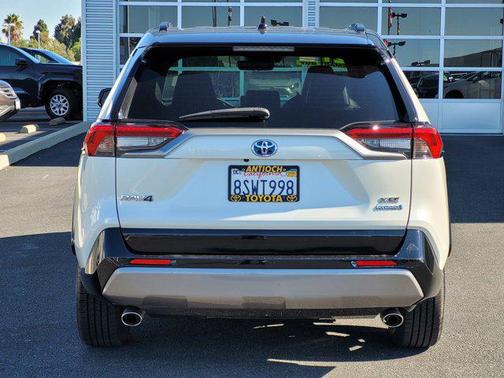 2021 Toyota RAV4 Hybrid SE