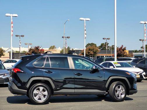 2023 Toyota RAV4 Hybrid XLE