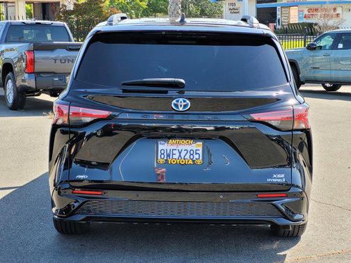 2021 Toyota Sienna XSE 7 Passenger