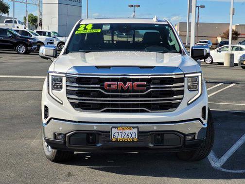 2024 GMC Sierra 1500 SLT