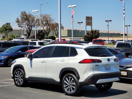 2022 Toyota Corolla Cross XLE