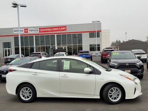 2016 Toyota Prius Two