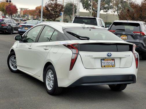 2016 Toyota Prius Two