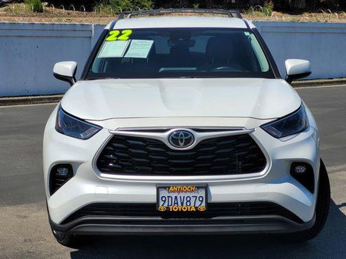 2022 Toyota Highlander LE