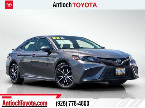 2022 Toyota Camry SE