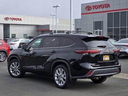 2024 Toyota Highlander Limited