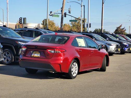 2025 Toyota Corolla LE