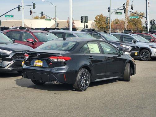 2026 Toyota Corolla Hybrid SE