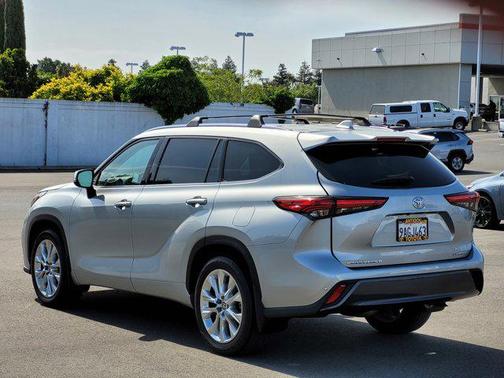 2022 Toyota Highlander Limited