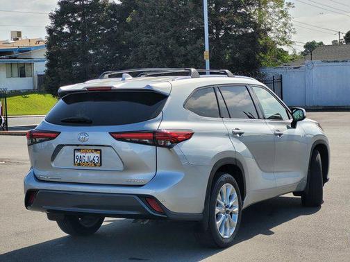 2022 Toyota Highlander Limited